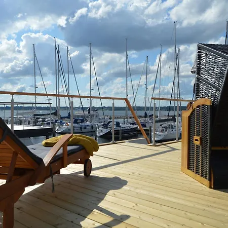 Hausboot Hecht Mit Dachterrasse In Marina Minde, Daenemark Prázdninový dům